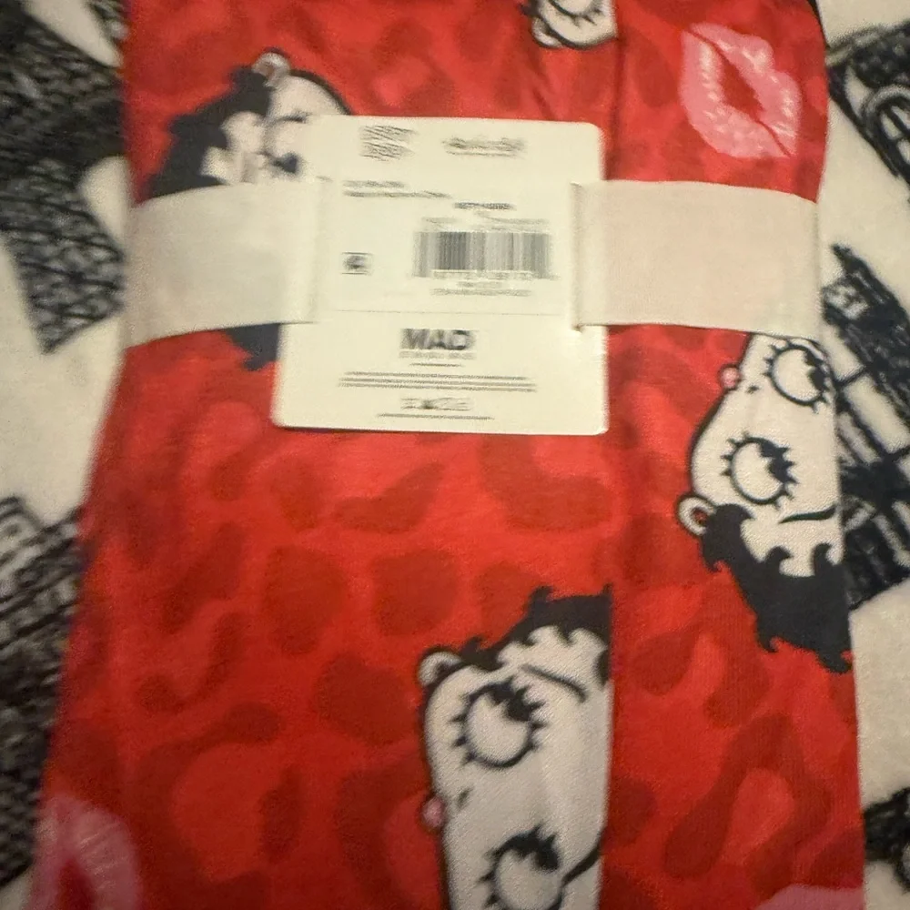 Betty Boop Red Lounge Pants - Picture 5 of 5